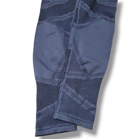 Fabletics Pants Size Medium W25"L23 Mosaic High Waisted 7/8 Leggings Activewear - Picture 6 of 8